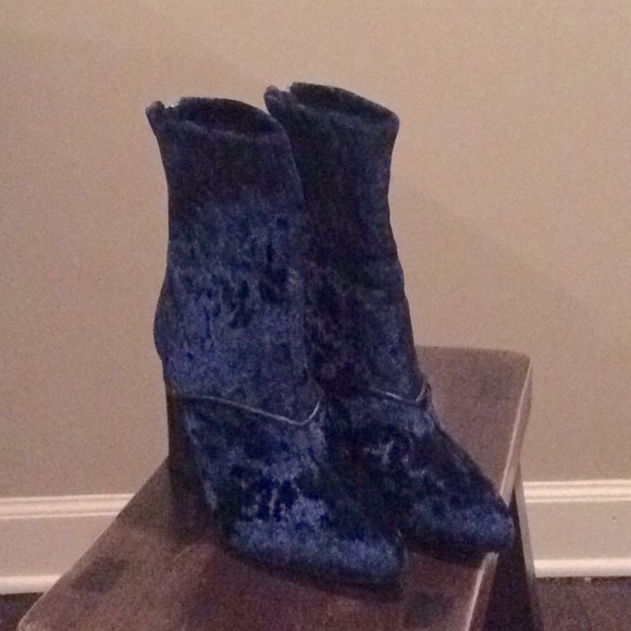 Shoes - Blue Velvet Booties Sz 8